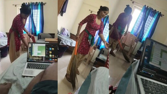 Bachelor College Boy Masturbating in She Giving Smile Front of her Maid